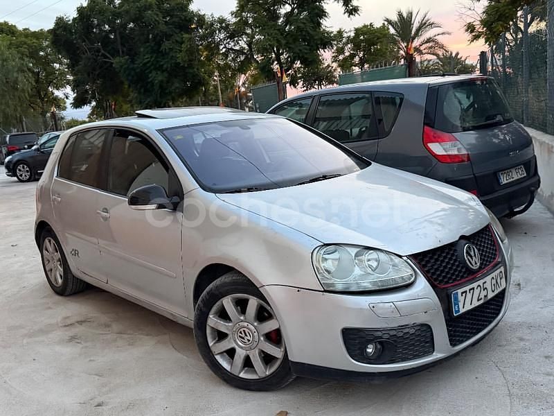 Gris / plata Usado 2006 VW Golf V Highline Berlina | 2300 € (Super precio) - Imagen 1/4