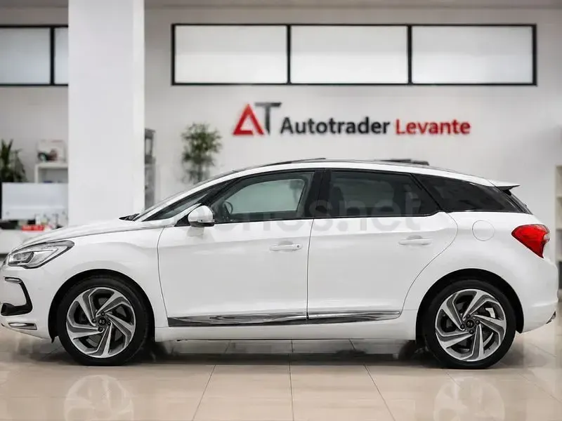 Usado DS Automobiles DS5 Design 181 CV (133 kW) 2016 Blanco Utilitario