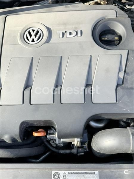 Gris / plata Usado 2009 VW Jetta Highline Berlina | 5800 € (Precio justo) - Imagen 1/4