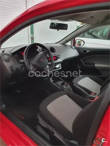 Usado Seat Ibiza SC Style 90 CV (66 kW) 2012 Rojo Utilitario