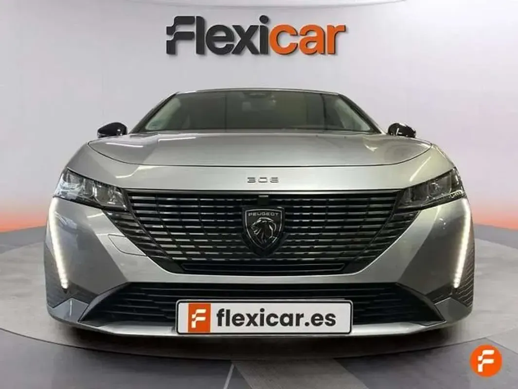Usado Peugeot 308 Allure 131 CV (96 kW) 2023 Gris Utilitario