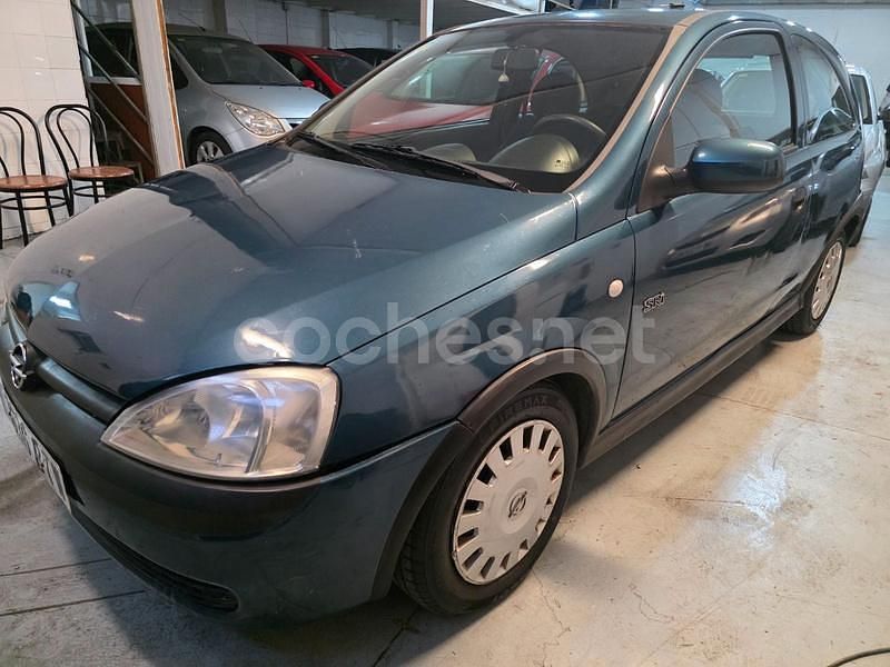 Verde Usado 2002 Opel Corsa Club Berlina | 1990 € (Precio justo) - Imagen 1/4