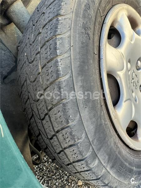 Usado Peugeot 206 75 CV (55 kW) 2003 Verde Berlina