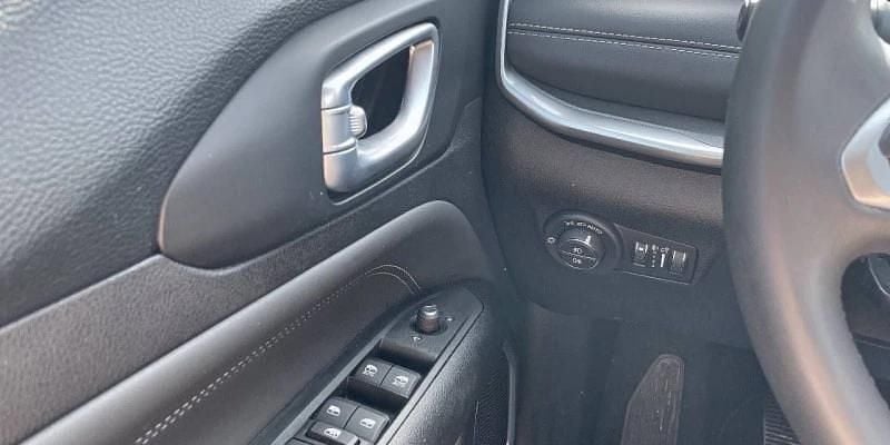 Usado Jeep Compass Limited 131 CV (96 kW) 2022 Azul SUV