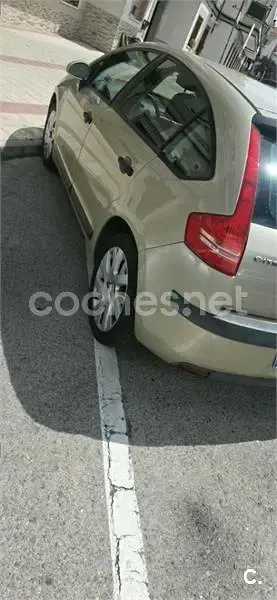 Usado Citroën C4 92 CV (67 kW) 2006 Beige Berlina