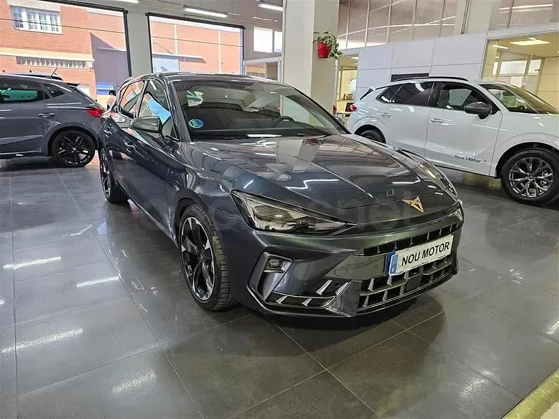 Nuevo Cupra Leon 150 CV (110 kW) 2026 Gris / plata Berlina