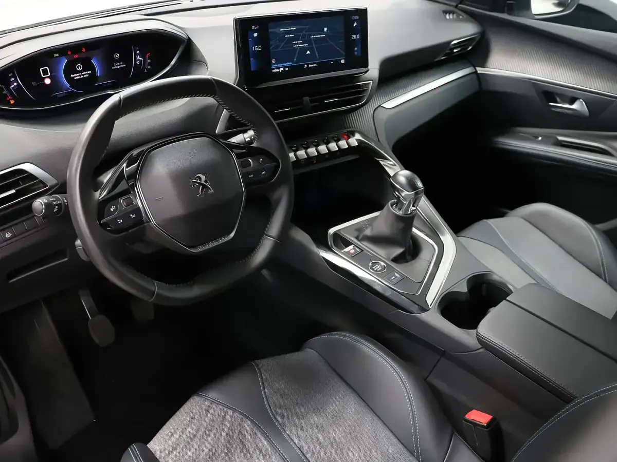 Usado Peugeot 3008 Allure 130 CV (95 kW) 2024 Blanco SUV