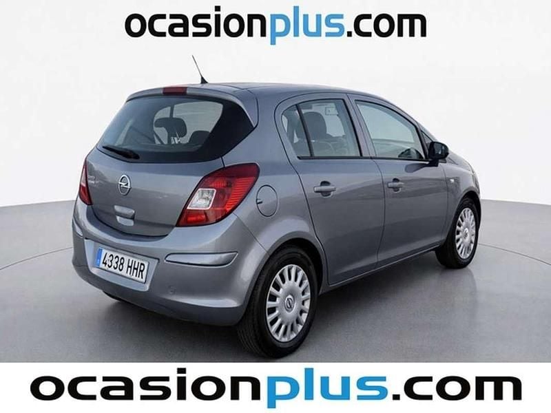 Usado Opel Corsa Essentia 86 CV (63 kW) 2011 Plateado Utilitario