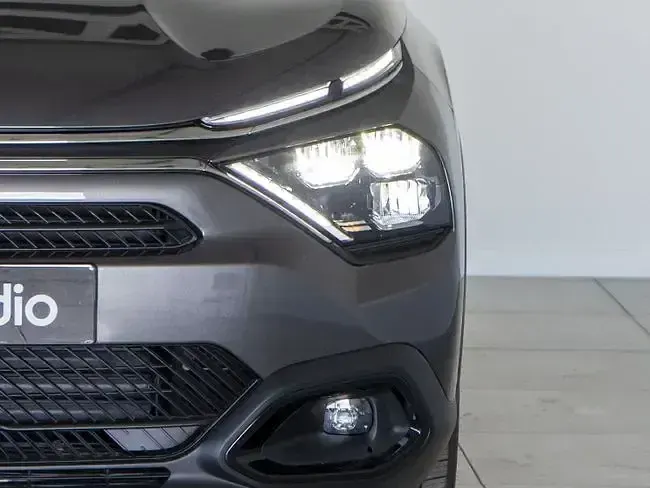 Usado Citroën C4 X Feel 102 CV (75 kW) 2023 Gris SUV