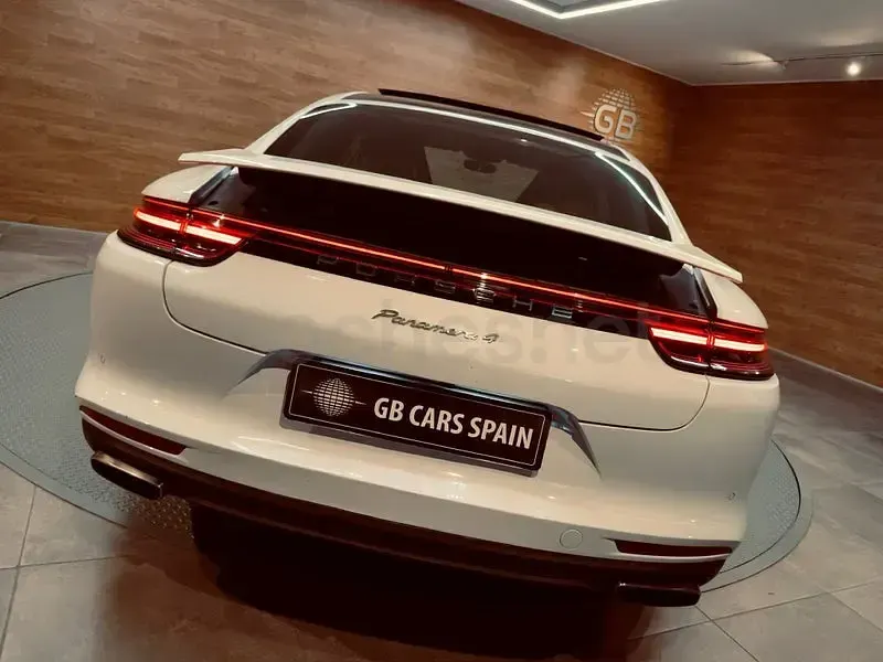 Usado Porsche Panamera 462 CV (339 kW) 2017 Blanco Utilitario