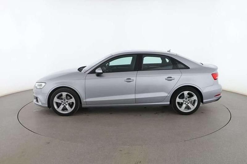 Usado Audi A3 Sport 116 CV (85 kW) 2017 Gris / plata Berlina