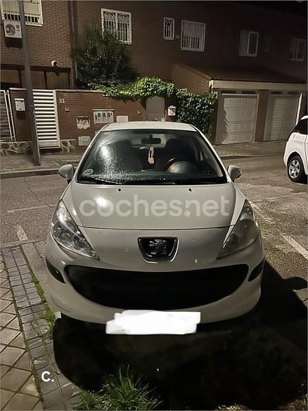 Usado Peugeot 207 70 CV (51 kW) 2008 Blanco Berlina