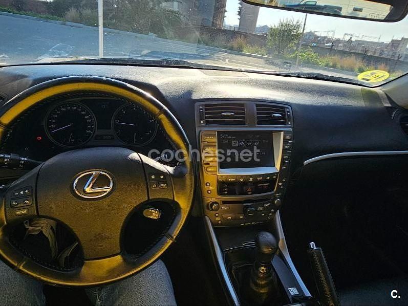 Usado Lexus IS220d Luxury Line 177 CV (130 kW) 2006 Amarillo Berlina
