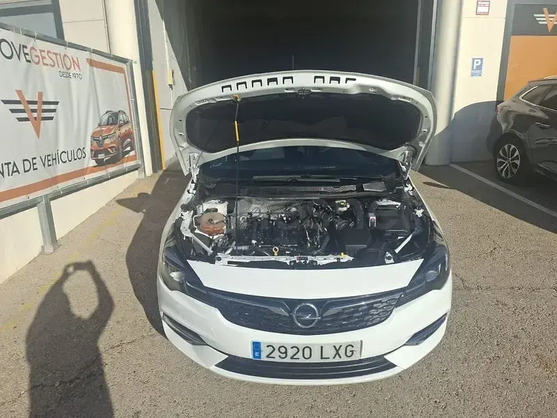 Usado Opel Astra Business Elegance 145 CV (106 kW) 2021 Blanco Familiar