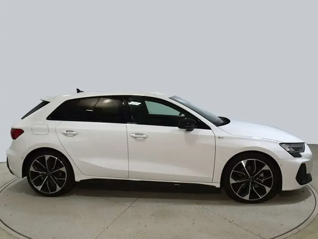 Usado Audi A3 Sportback 150 CV (110 kW) 2025 Blanco Utilitario