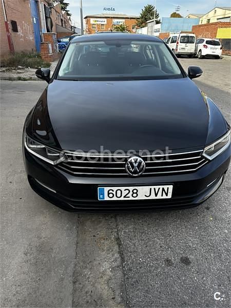 Negro Usado 2016 VW Passat Advance Berlina | 12.900 € (Precio justo) - Imagen 1/4