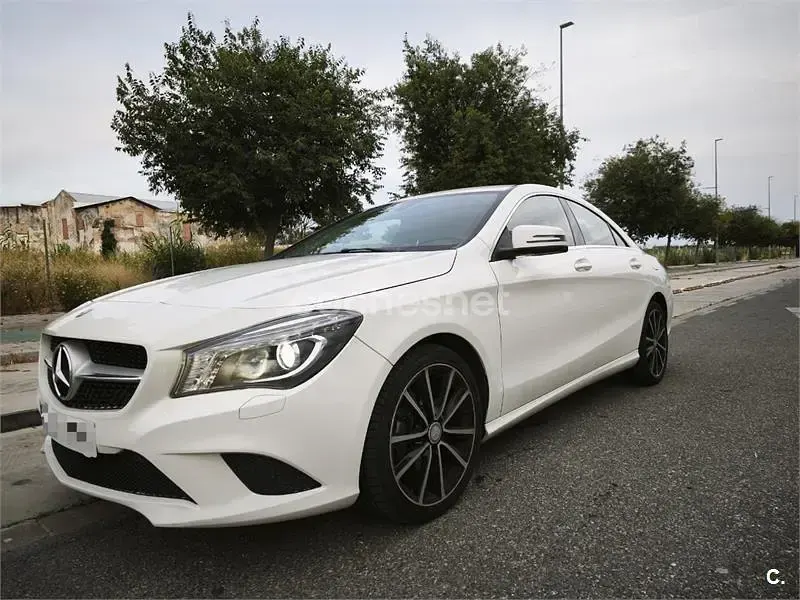 Usado Mercedes CLA200 136 CV (100 kW) 2016 Blanco Berlina