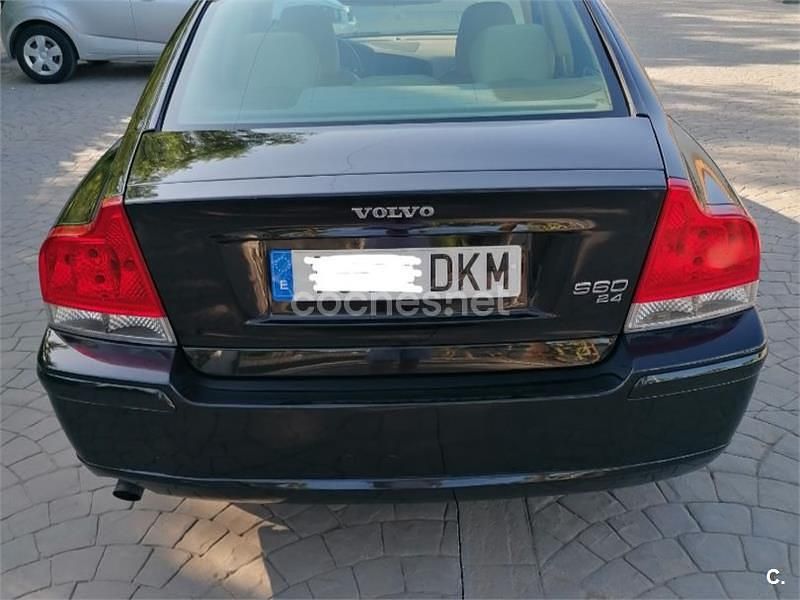 Usado Volvo S60 170 CV (125 kW) 2005 Negro Berlina