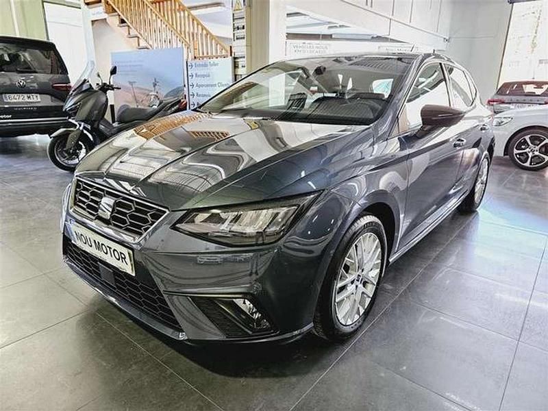 Gris Usado 2024 Seat Ibiza FR Utilitario | 17.400 € (Precio justo) - Imagen 1/4