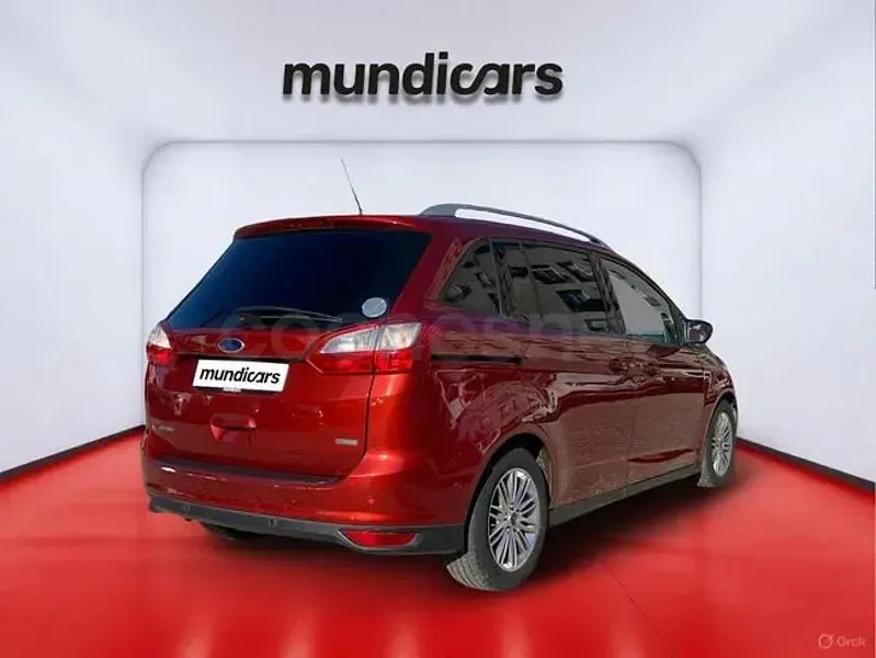 Usado Ford Grand C-Max Trend+ 125 CV (91 kW) 2015 Rojo Monovolumen
