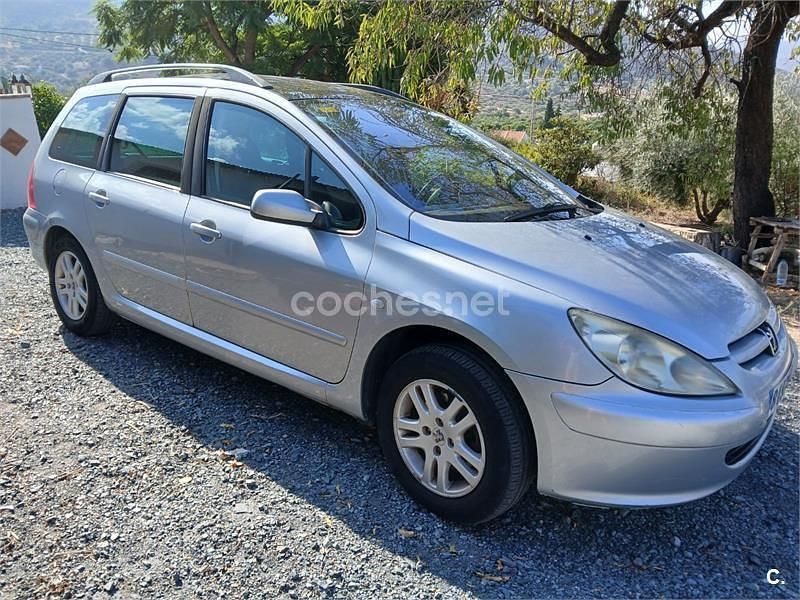 Gris / plata Usado 2004 Peugeot 307 Familiar | 2700 € (Precio justo) - Imagen 1/4