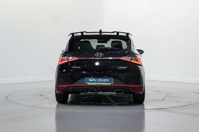 Usado Hyundai i20 204 CV (150 kW) 2024 Negro Utilitario