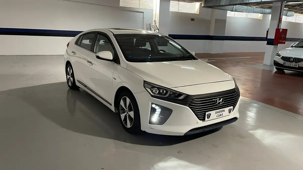 Usado Hyundai Ioniq Style 141 CV (103 kW) 2018 Blanco Utilitario