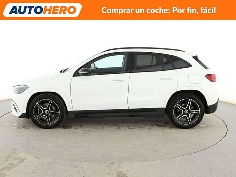 Usado Mercedes GLA200 AMG line 150 CV (110 kW) 2024 Blanco SUV