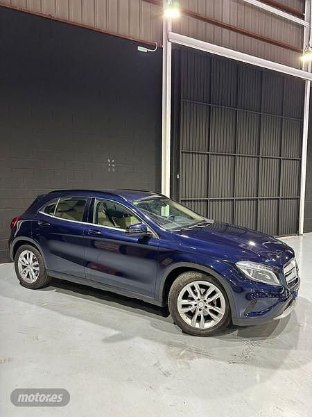 Usado Mercedes GLA200 Style 136 CV (100 kW) 2017 Azul SUV