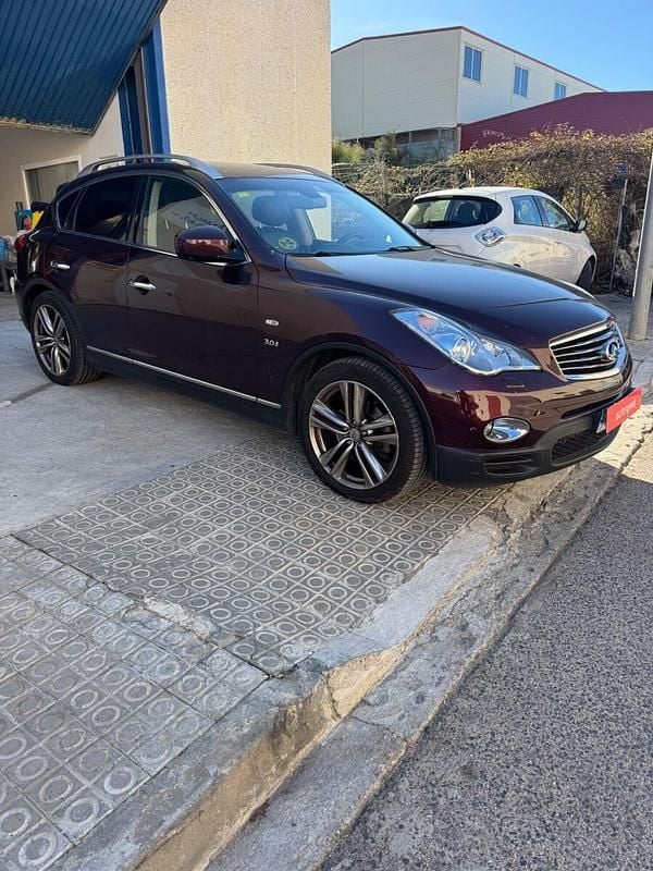 Usado Infiniti QX50 Premium 238 CV (175 kW) 2015 Rojo SUV