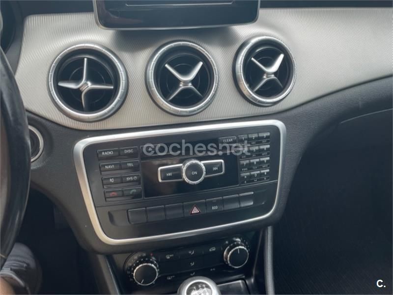 Usado Mercedes CLA200 136 CV (100 kW) 2014 Negro Berlina