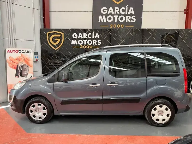 Usado Peugeot Partner Tepee Active 92 CV (67 kW) 2012 Azul Monovolumen