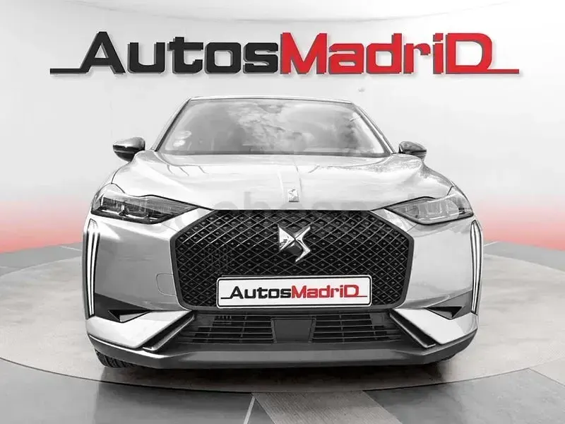 Usado DS Automobiles DS3 Crossback Performance 130 CV (95 kW) 2023 Gris / plata SUV