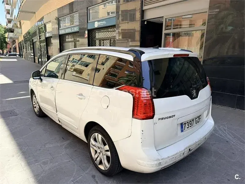 Usado Peugeot 5008 Sport 150 CV (110 kW) 2010 Blanco Monovolumen