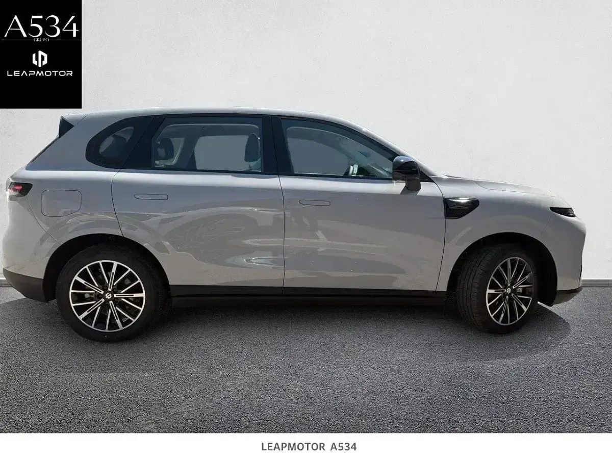 Nuevo Leapmotor B10 160 kW (218 CV) 2026 Gris SUV