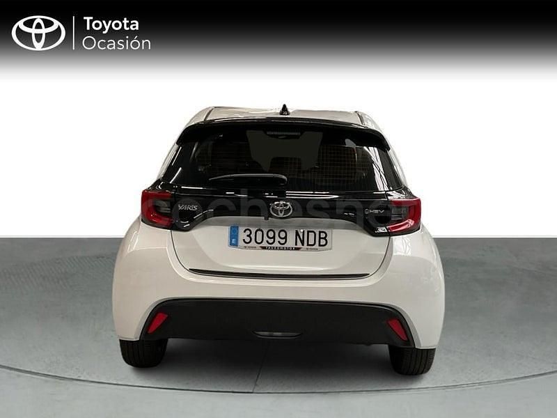 Usado Toyota Yaris Hybrid Active 116 CV (85 kW) 2025 Blanco Berlina