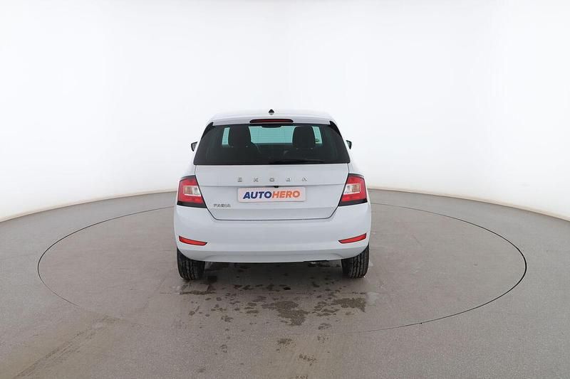 Usado Skoda Fabia Ambition 95 CV (69 kW) 2020 Blanco Utilitario