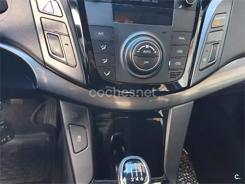 Usado Hyundai i40 Style 136 CV (100 kW) 2015 Gris / plata Berlina