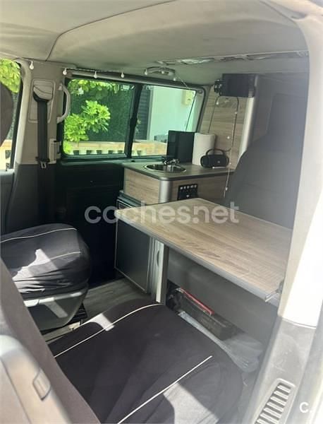 Usado VW Caravelle 150 CV (110 kW) 2022 Gris / plata Monovolumen