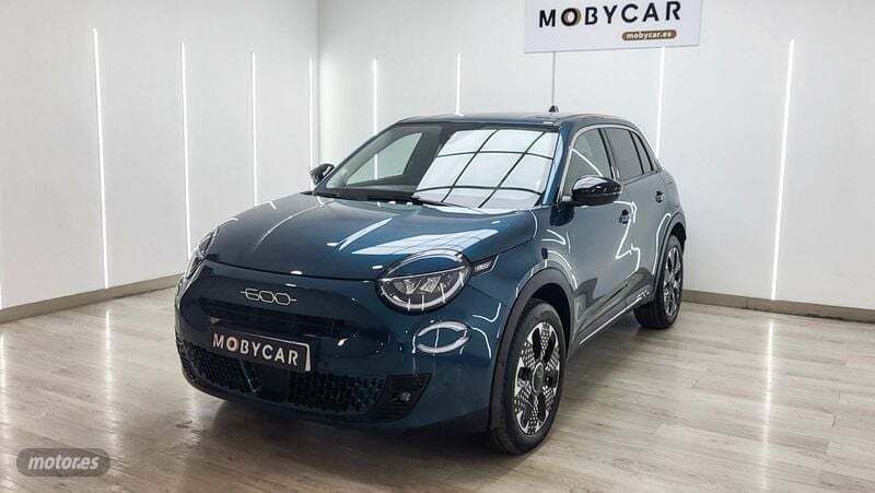 Verde Nuevo 2024 Fiat 600 La Prima SUV | 28.495 € (Caro) - Imagen 1/4