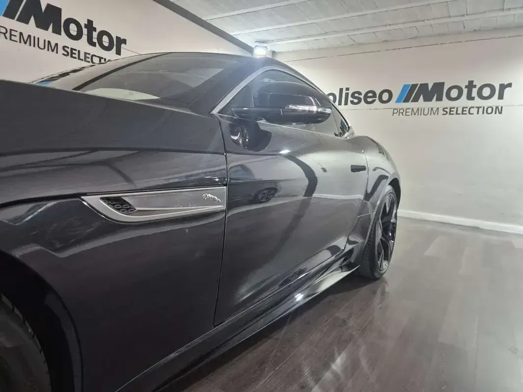 Usado Jaguar F-Type R-Dynamic 300 CV (220 kW) 2022 Gris Coupe