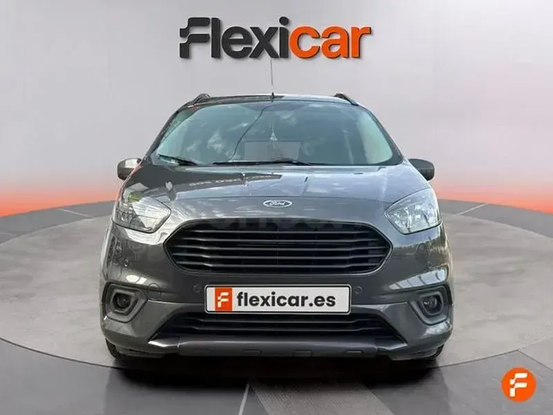 Usado Ford Tourneo Courier Sport 100 CV (73 kW) 2020 Gris / plata Monovolumen
