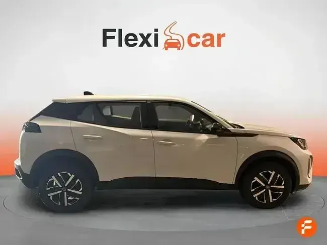 Usado Peugeot 2008 Allure 100 CV (73 kW) 2023 Gris SUV