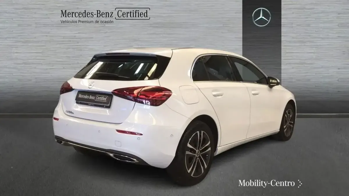 Usado Mercedes A250 Progressive 217 CV (159 kW) 2024 Digital white  metallic paint Utilitario