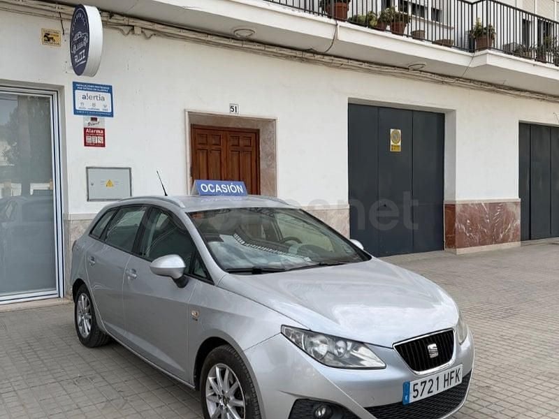Usado Seat Ibiza ST Reference 90 CV (66 kW) 2012 Gris / plata Familiar
