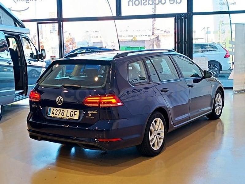 Usado VW Golf VIII Edition 130 HP (95 kW) 2020 Azul Carrinha