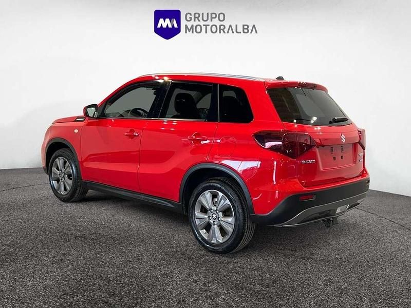 Usado Suzuki Vitara 129 CV (94 kW) 2023 Rojo SUV