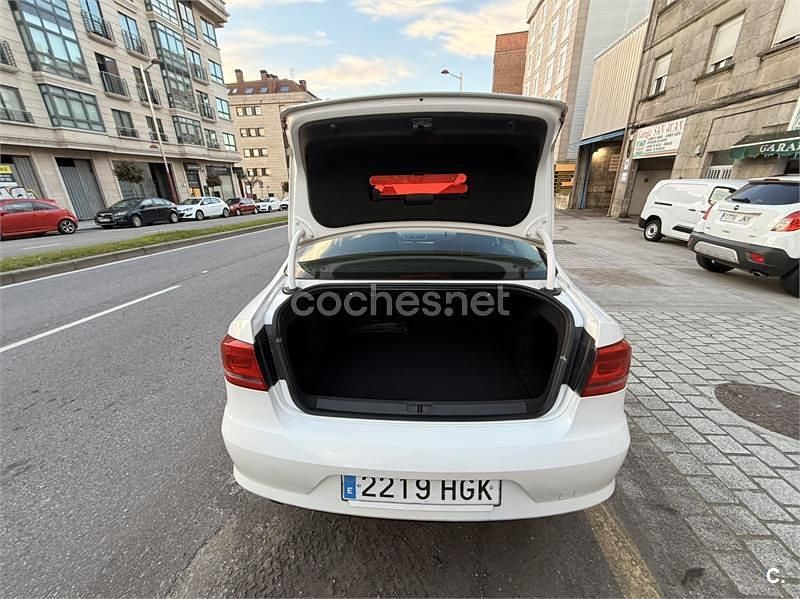 Begagnad VW Passat Edition 105 HK (77 kW) 2011 Vit Sedan