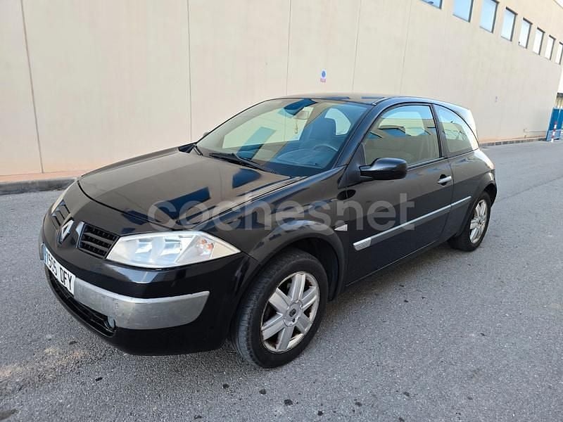 Usado Renault Mégane II Authentique 100 CV (73 kW) 2005 Negro Berlina