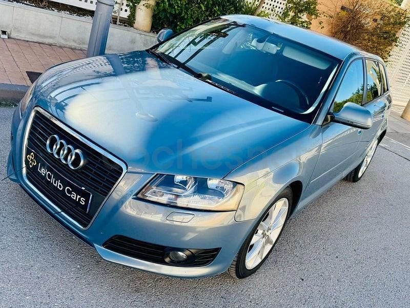 Usado Audi A3 Attraction 140 CV (102 kW) 2010 Azul Utilitario